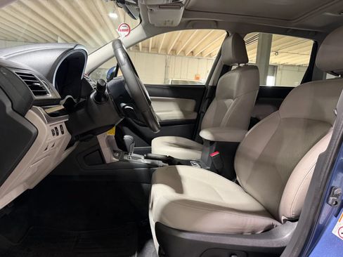 Used 2017 Subaru Forester 2.5i Limited AWD/4WD image 9