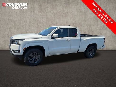 Certified 2025 Nissan Frontier SV w/ SV Convenience Package AWD/4WD image 4