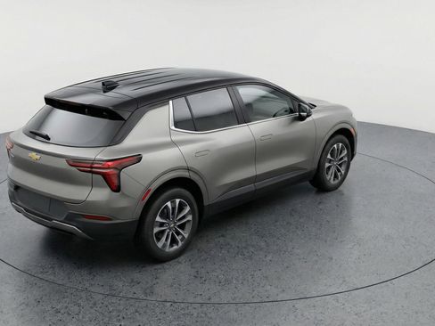 Used 2025 Chevrolet Equinox LT FWD image 9