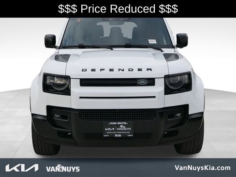 Used 2024 Land Rover Defender 130 X-Dynamic SE AWD/4WD image 8