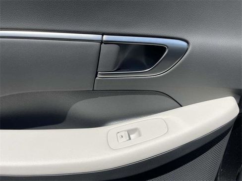 New 2025 Hyundai Sonata SEL image 18