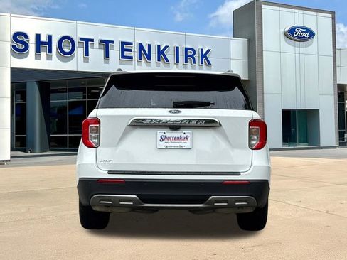 Used 2021 Ford Explorer XLT w/ Equipment Group 202A RWD image 7