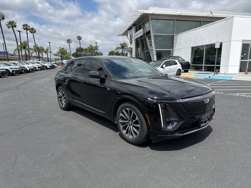 Used 2024 Cadillac Lyriq Sport RWD image 2