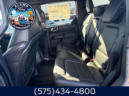 New 2025 Ford Bronco Badlands image 11