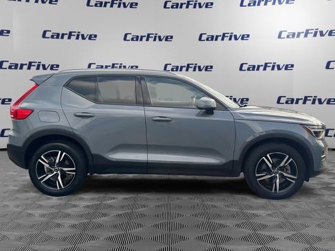 Used 2023 Volvo XC40 B5 Core w/ Convenience Package image 7