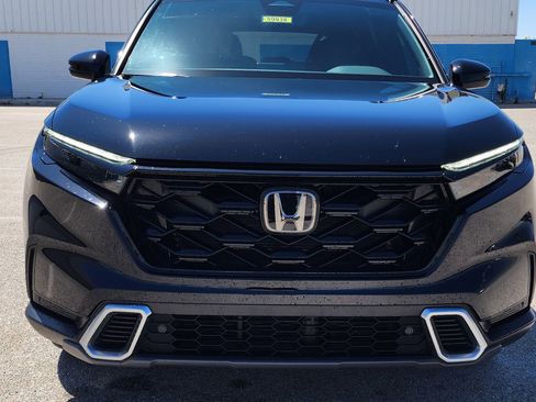 Used 2025 Honda CR-V Sport Touring image 2