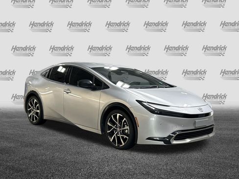Used 2024 Toyota Prius Prime FWD image 2