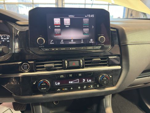 Used 2022 Nissan Pathfinder SV w/ SV Premium Package AWD/4WD image 19