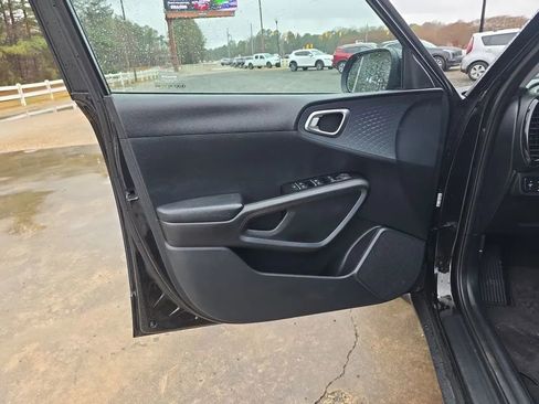 Used 2022 Kia Soul S FWD image 40