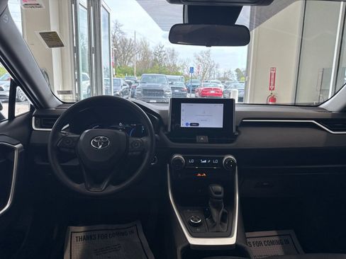 Used 2025 Toyota RAV4 XLE image 13