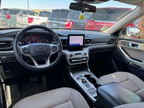 Used 2020 Ford Explorer XLT w/ Equipment Group 202A RWD image 3