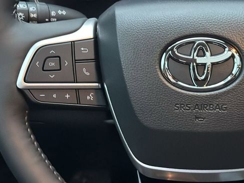 New 2026 Toyota Highlander Platinum AWD/4WD image 28