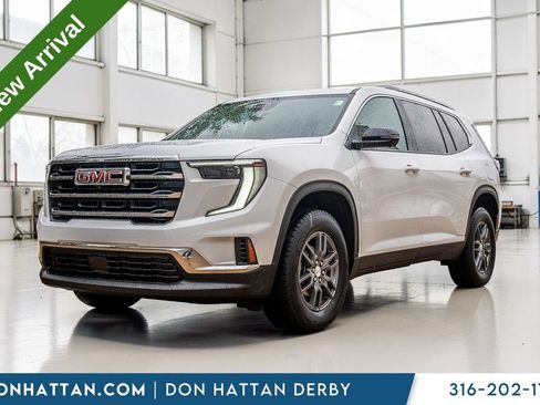 Used 2025 GMC Acadia Elevation FWD image 1