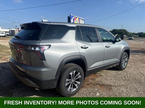 Used 2026 Chevrolet Equinox LT FWD image 2