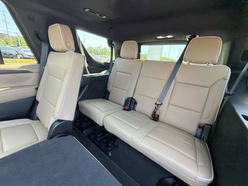 Used 2024 Chevrolet Tahoe Premier w/ Premium Package AWD/4WD image 23