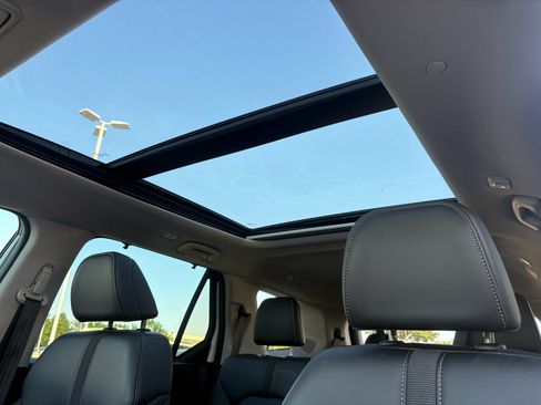 Certified 2023 Honda Pilot Touring image 26