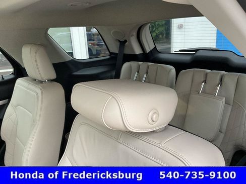 Used 2019 Ford Explorer Platinum AWD/4WD image 30