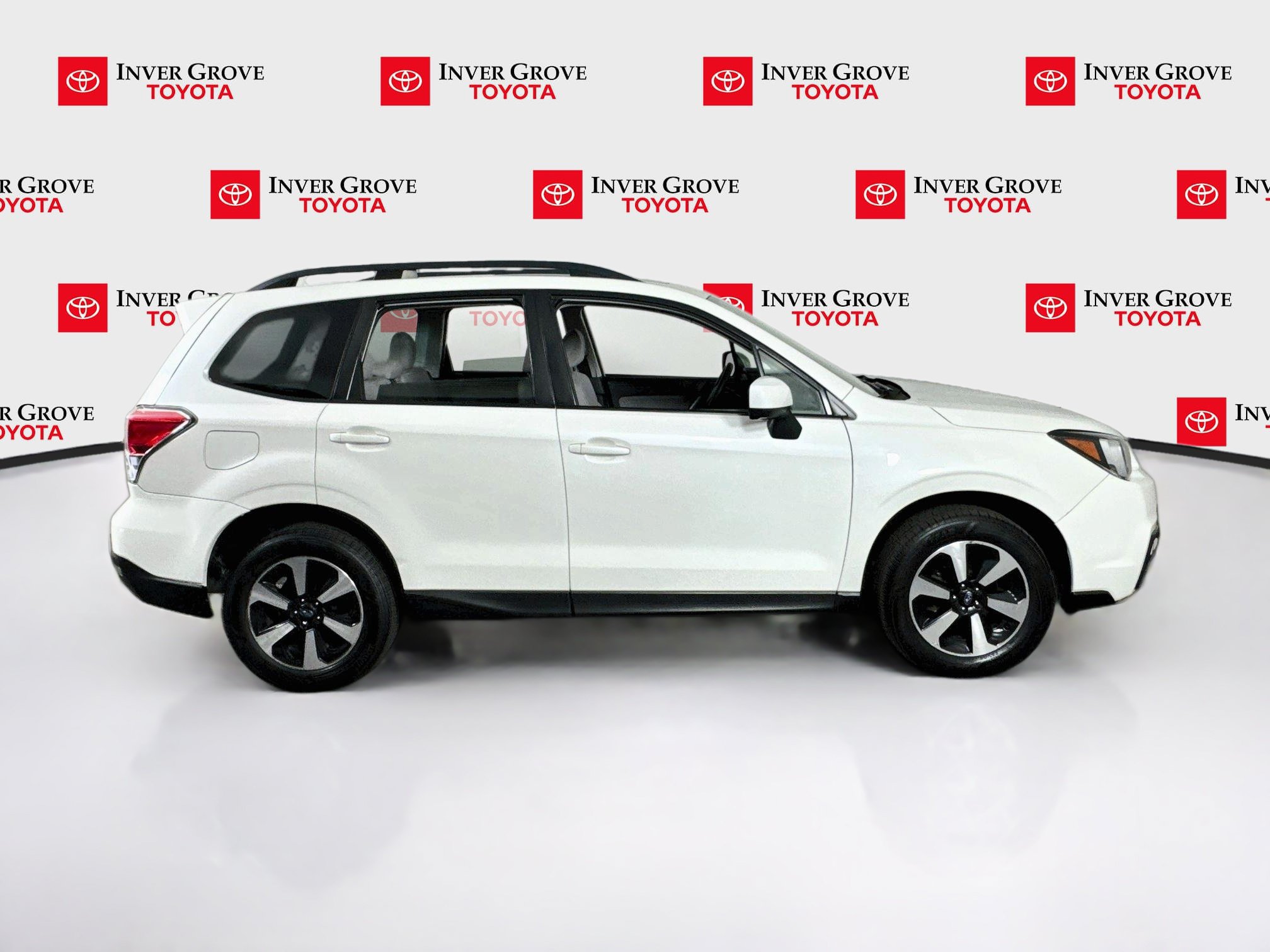 Used 2018 Subaru Forester 2.5i Premium w/ All-Weather Package AWD/4WD image 4