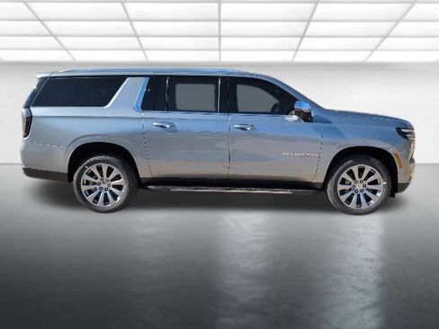 New 2026 Chevrolet Suburban Premier image 40