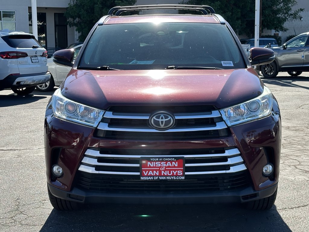 Used 2019 Toyota Highlander XLE FWD image 12