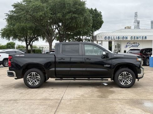 Used 2022 Chevrolet Silverado 1500 LT AWD/4WD image 3