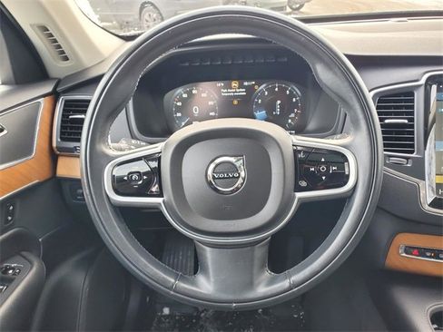 Used 2021 Volvo XC90 T6 Momentum w/ Climate Package image 29