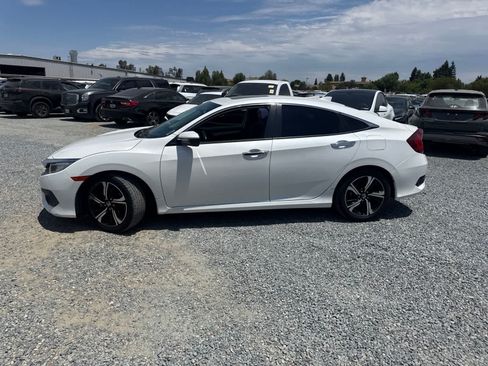 Used 2017 Honda Civic Touring image 8