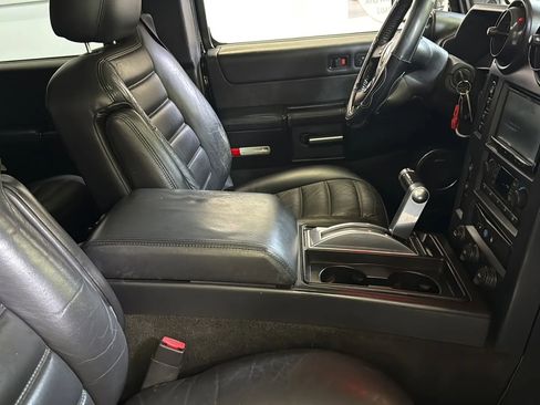 Used 2005 HUMMER H2 w/ Preferred Equipment Group image 17