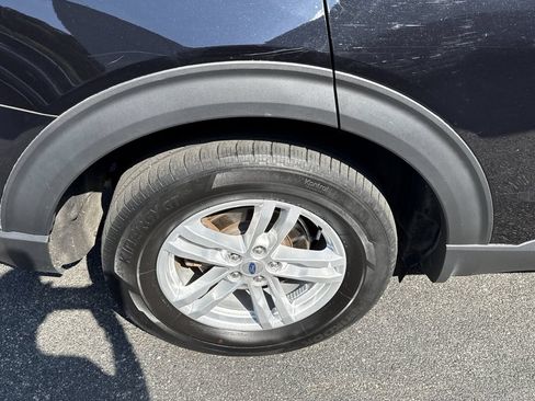 Used 2023 Ford Explorer XLT w/ Equipment Group 202A AWD/4WD image 12