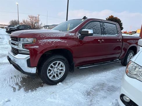 Used 2021 Chevrolet Silverado 1500 LT image 3