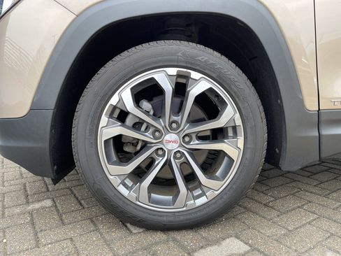 Used 2018 GMC Terrain SLT w/ Preferred Package image 11