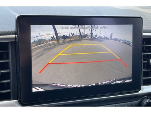 Used 2021 Hyundai Venue SE FWD image 26