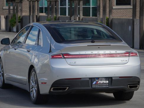 Used 2014 Lincoln MKZ Sedan 4D w/ Equipment Group 102A Reserve image 21
