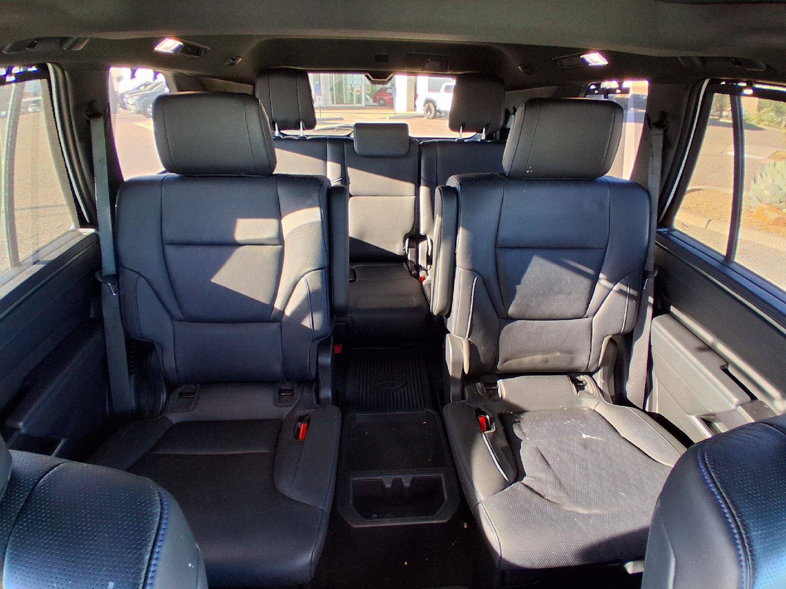 Used 2024 Toyota Sequoia Platinum AWD/4WD image 32