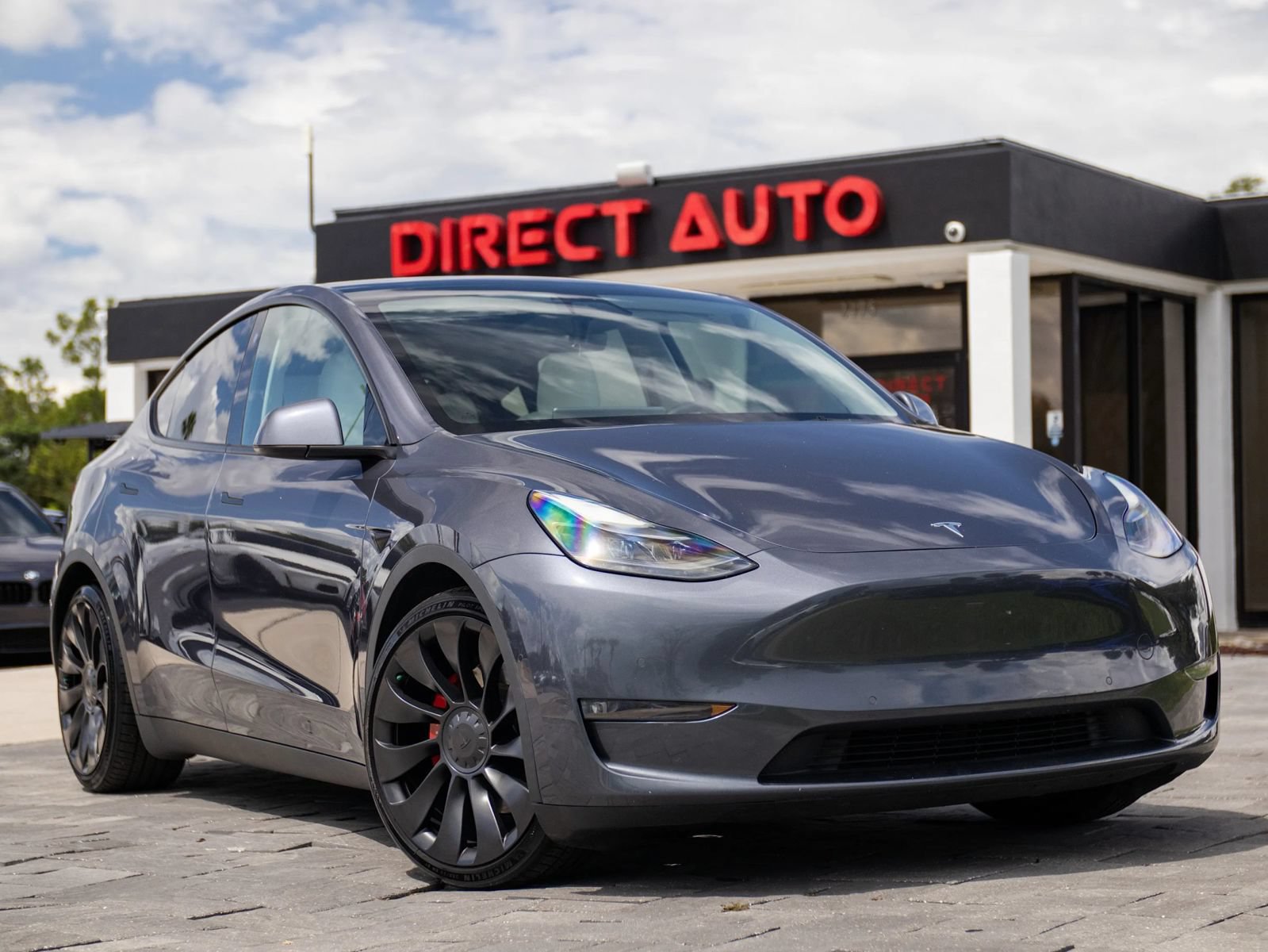 Used 2022 Tesla Model Y Performance AWD/4WD image 1