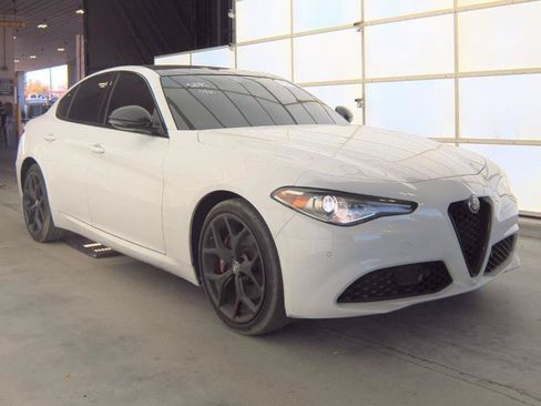 Used 2021 Alfa Romeo Giulia Ti w/ Nero Edizione AWD/4WD image 11