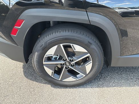 Certified 2025 Hyundai Tucson SEL AWD/4WD image 17