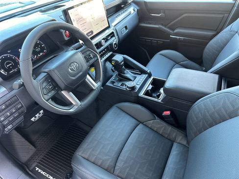 New 2025 Toyota Tacoma TRD Sport image 9