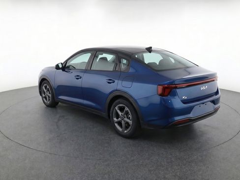 Used 2025 Kia K4 LXS image 6