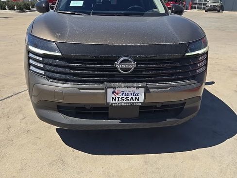 New 2026 Nissan Kicks SV w/ SV Premium Package image 2