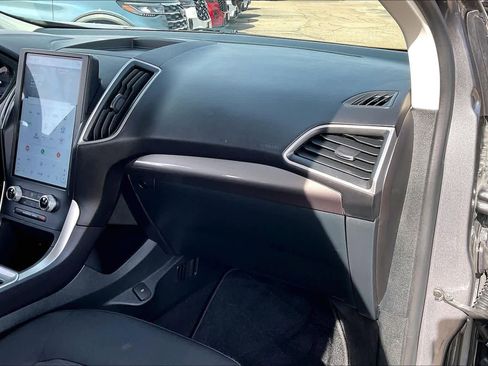 Used 2024 Ford Edge SEL image 18