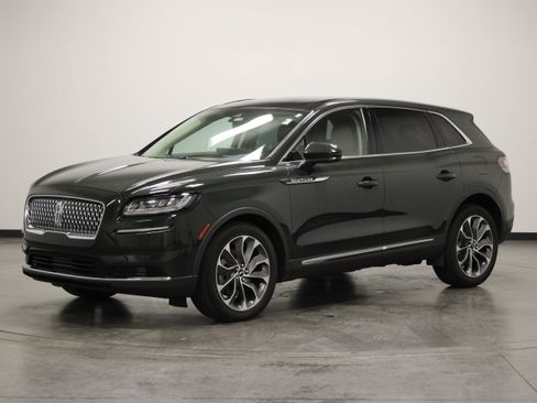 Used 2022 Lincoln Nautilus Reserve AWD/4WD image 4