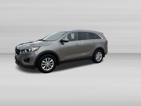 Used 2016 Kia Sorento AWD image 8