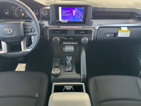 New 2026 Toyota 4Runner SR5 AWD/4WD image 16