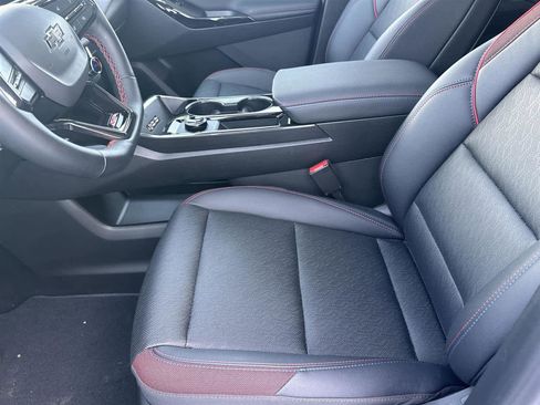 Used 2025 Chevrolet Equinox RS image 12