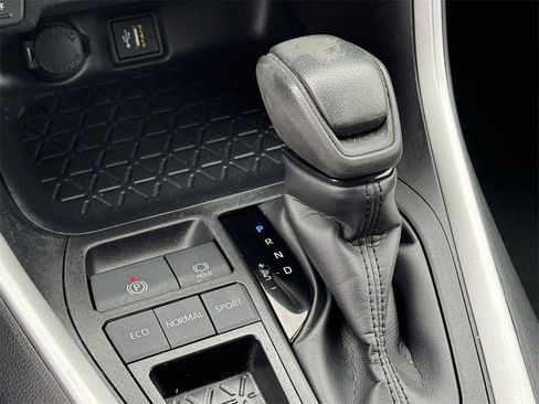 Used 2025 Toyota RAV4 LE image 16