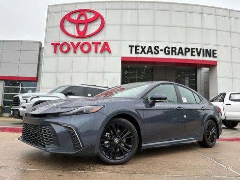 New 2026 Toyota Camry SE FWD image 2