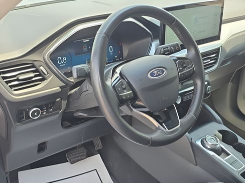 Certified 2024 Ford Escape Platinum AWD/4WD image 20