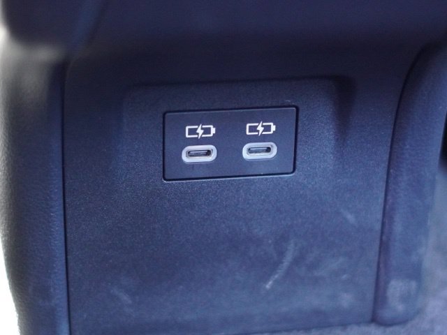 Used 2025 Toyota Prius LE FWD image 33