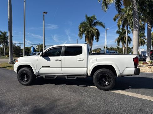 Used 2020 Toyota Tacoma SR5 image 11